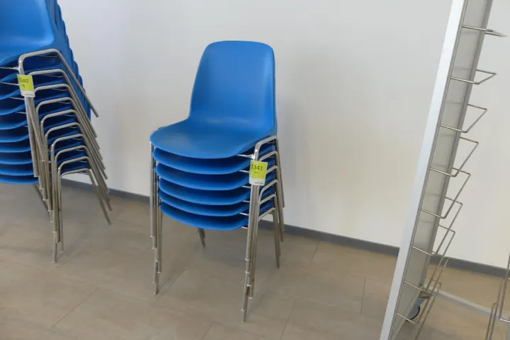 6x Besucherstuhl